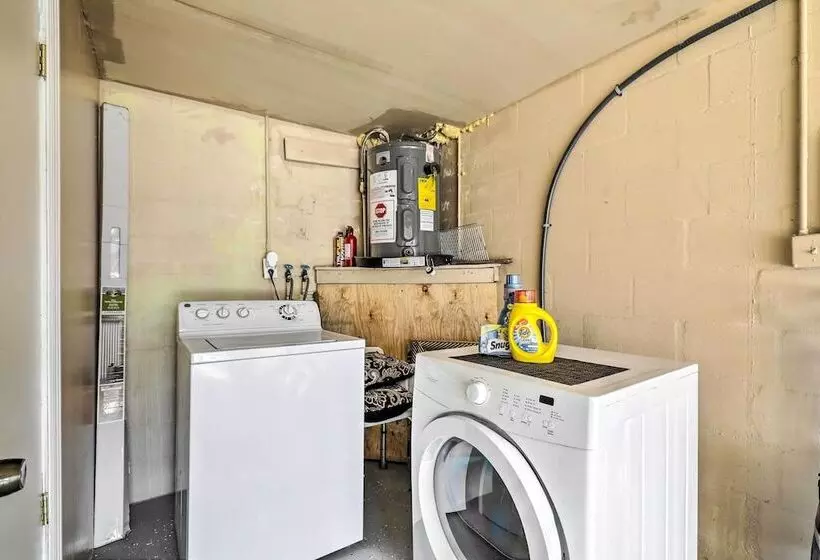 Family Home W/ Lanai & Yard In Port Richey!