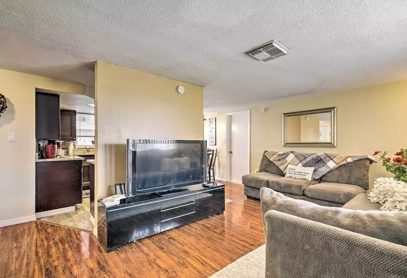 Family Home W/ Lanai & Yard In Port Richey!