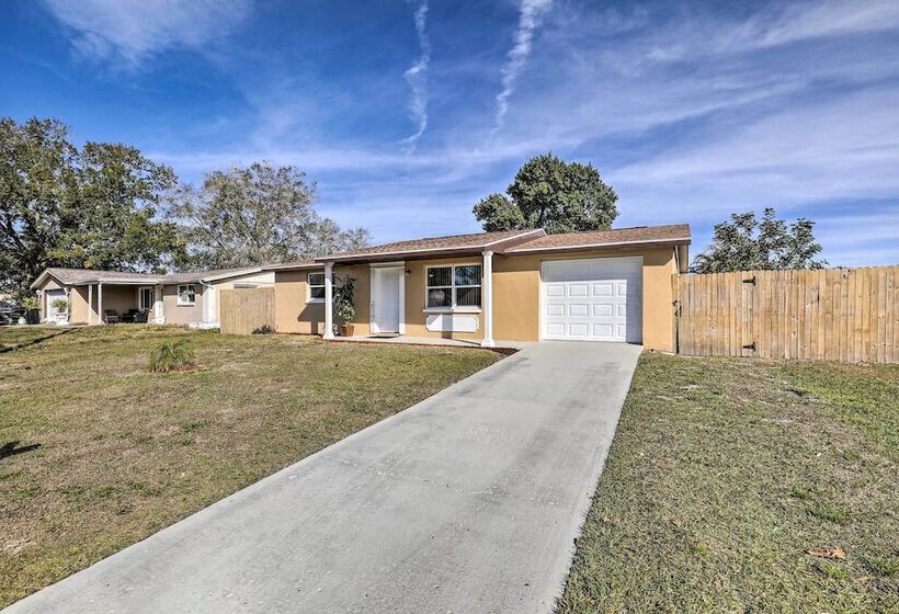 Family Home W/ Lanai & Yard In Port Richey!