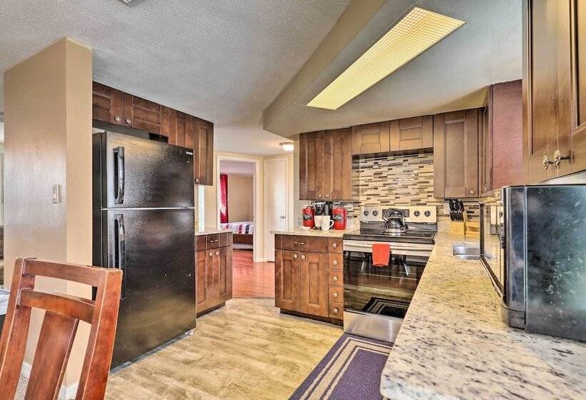 Family Home W/ Lanai & Yard In Port Richey!