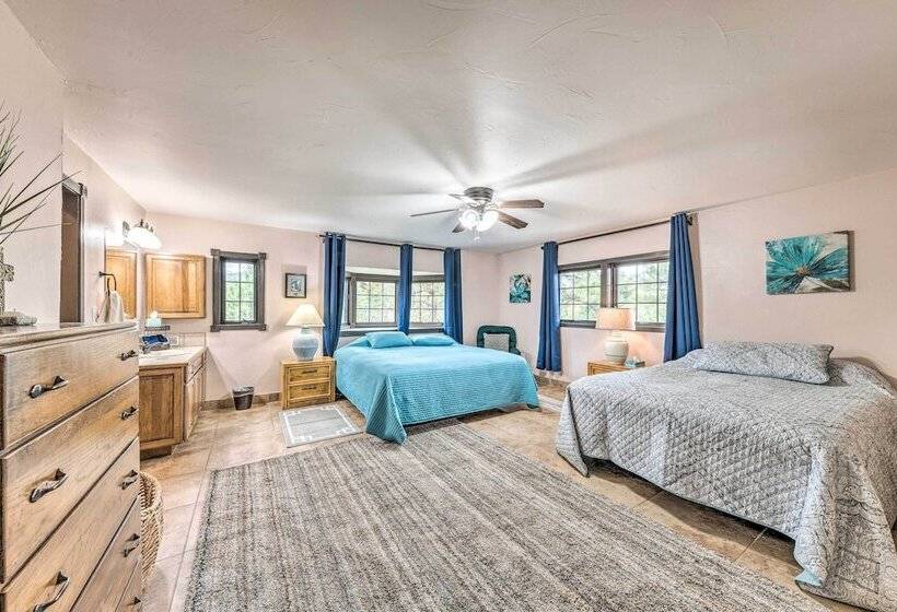 Casa Ruidoso Cabin: Hot Tub, Views & Pool Table!