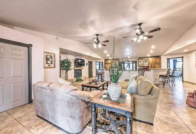 Casa Ruidoso Cabin: Hot Tub, Views & Pool Table!