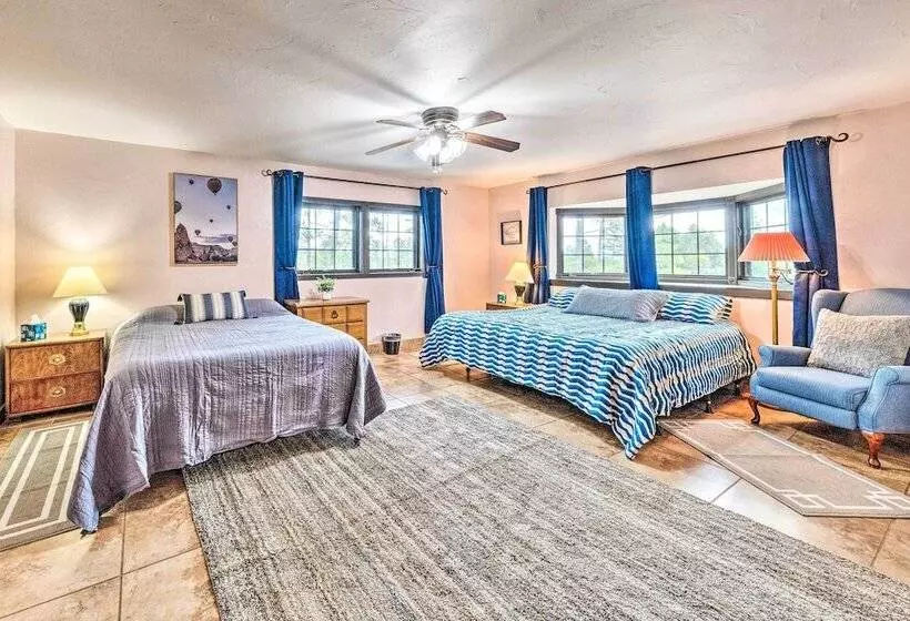 Casa Ruidoso Cabin: Hot Tub, Views & Pool Table!