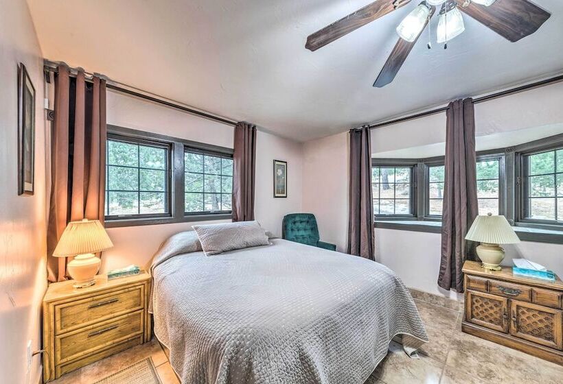 Casa Ruidoso Cabin: Hot Tub, Views & Pool Table!