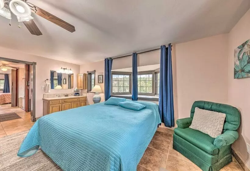 Casa Ruidoso Cabin: Hot Tub, Views & Pool Table!