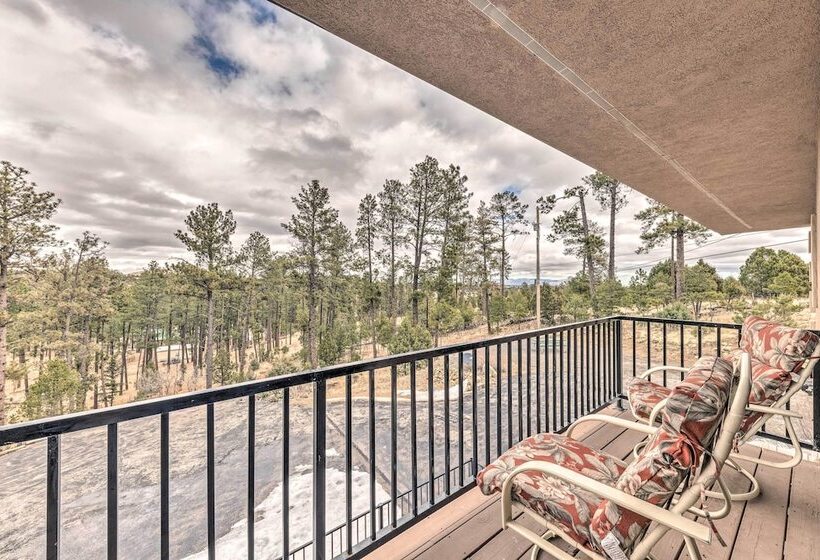 Casa Ruidoso Cabin: Hot Tub, Views & Pool Table!
