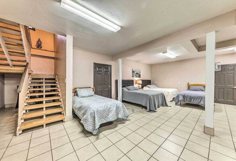 Casa Ruidoso Cabin: Hot Tub, Views & Pool Table!