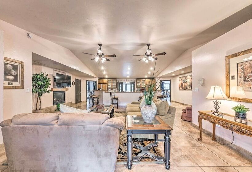 Casa Ruidoso Cabin: Hot Tub, Views & Pool Table!