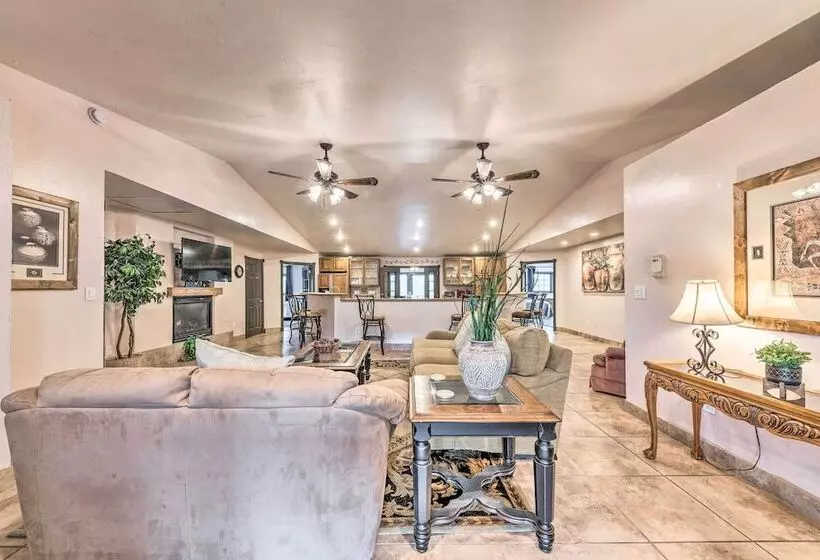 Casa Ruidoso Cabin: Hot Tub, Views & Pool Table!