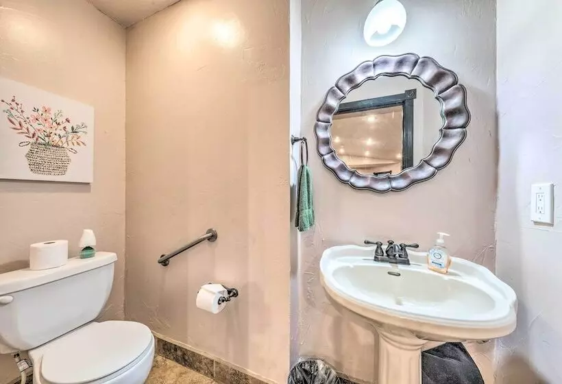 Casa Ruidoso Cabin: Hot Tub, Views & Pool Table!