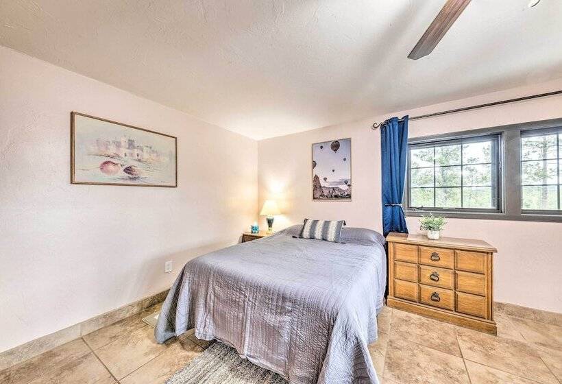 Casa Ruidoso Cabin: Hot Tub, Views & Pool Table!