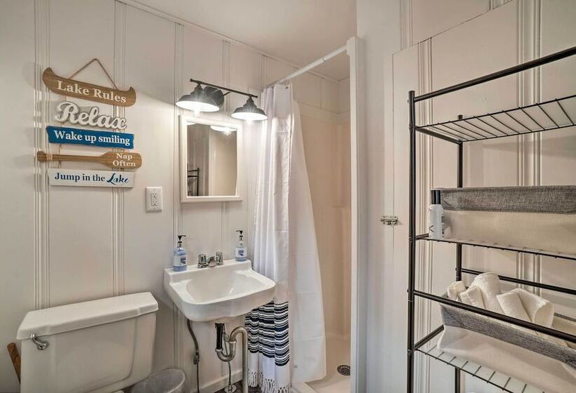 Quaint Table Rock Lake Hideout W/ Pool Access