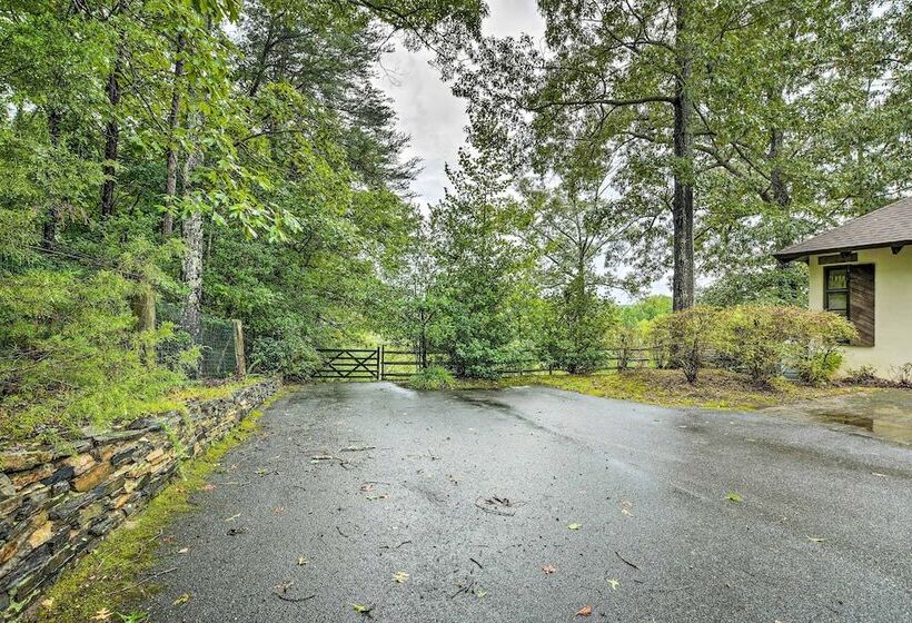 Views & Trails: Horse Farm Home In Campobello!