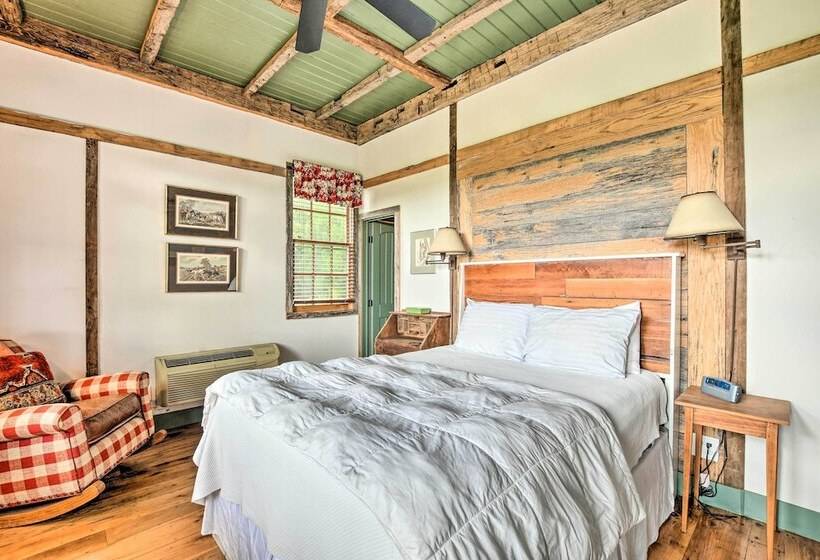 Views & Trails: Horse Farm Home In Campobello!