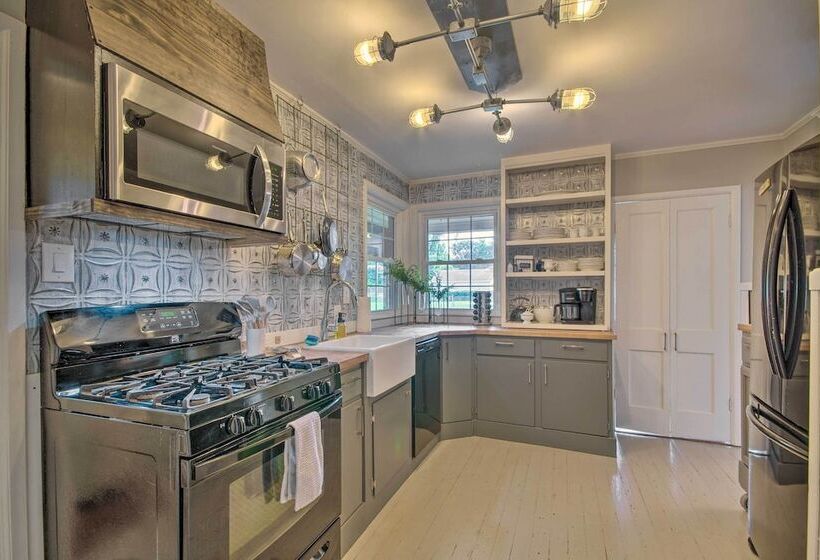 Sedalia Retreat W/ Spacious Yard & Fire Pit!