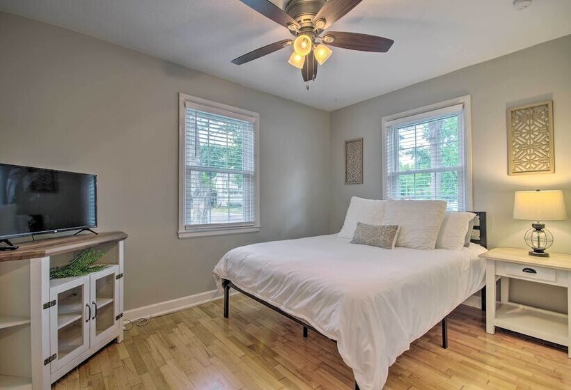 Sedalia Retreat W/ Spacious Yard & Fire Pit!