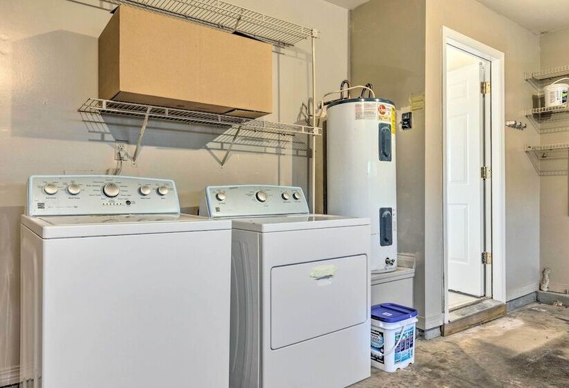 Single Story Home W/ Patio, 5 Mi To Beach!