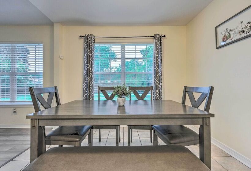 Single Story Home W/ Patio, 5 Mi To Beach!