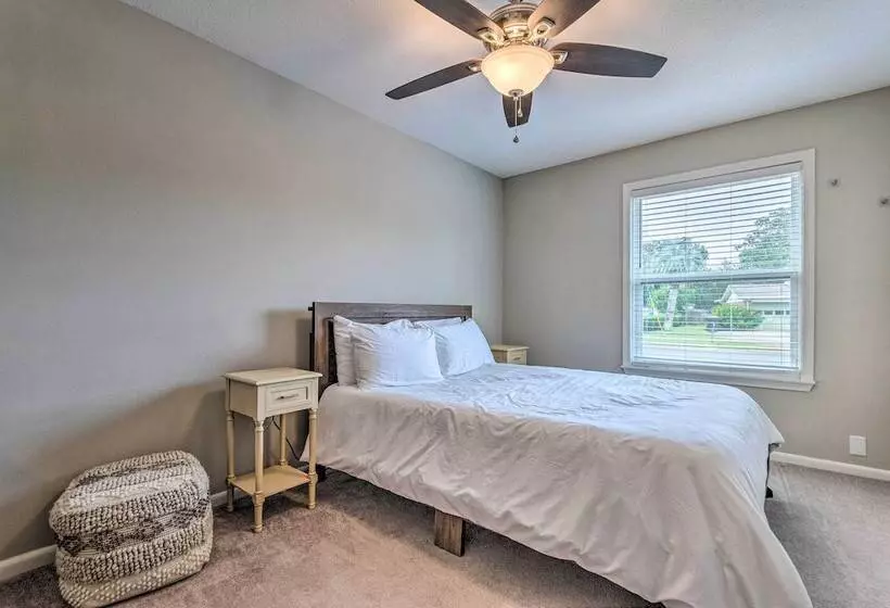 Spacious Fort Walton Beach Home ~ 2 Mi To Beach!