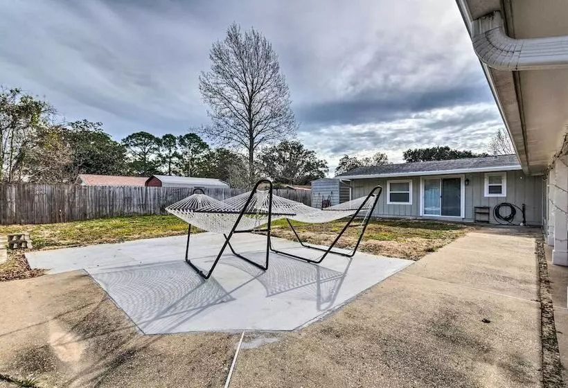 Spacious Fort Walton Beach Home ~ 2 Mi To Beach!