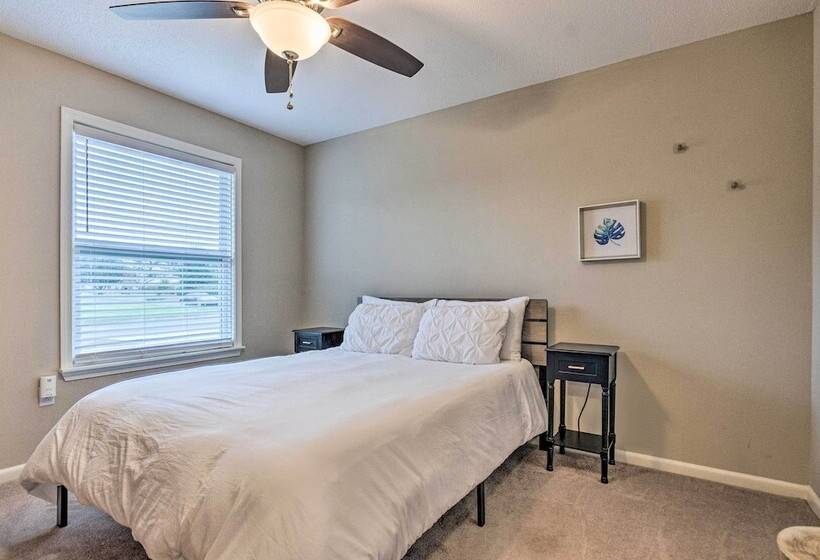 Spacious Fort Walton Beach Home ~ 2 Mi To Beach!