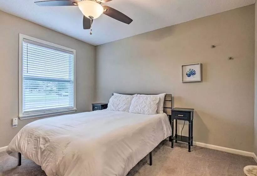 Spacious Fort Walton Beach Home ~ 2 Mi To Beach!