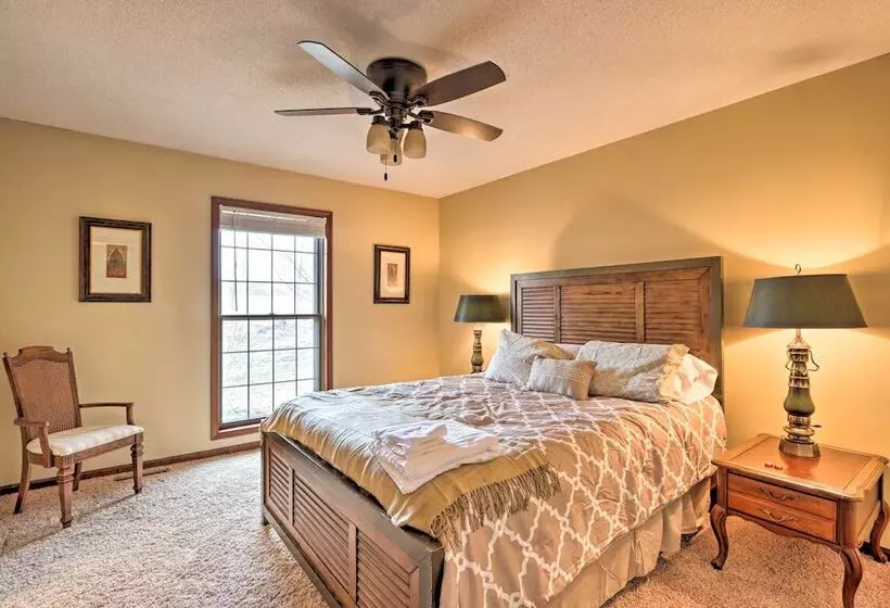 Spacious Home W/ Pond ~ 13 Mi To Columbia!