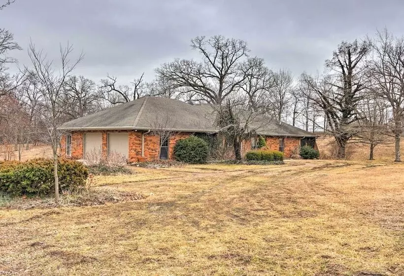 Spacious Home W/ Pond ~ 13 Mi To Columbia!