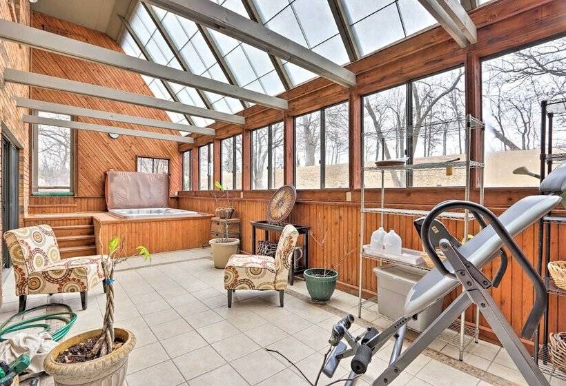 Spacious Home W/ Pond ~ 13 Mi To Columbia!