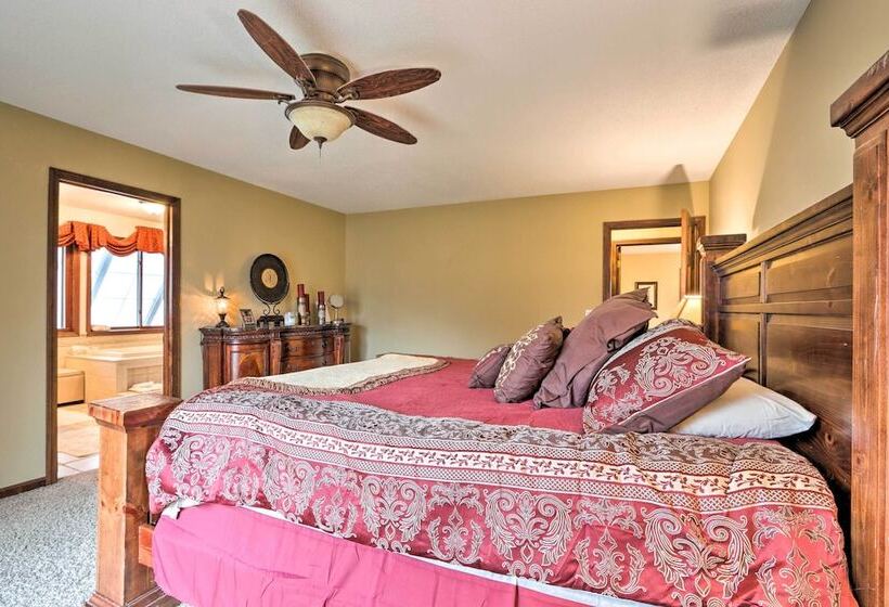 Spacious Home W/ Pond ~ 13 Mi To Columbia!