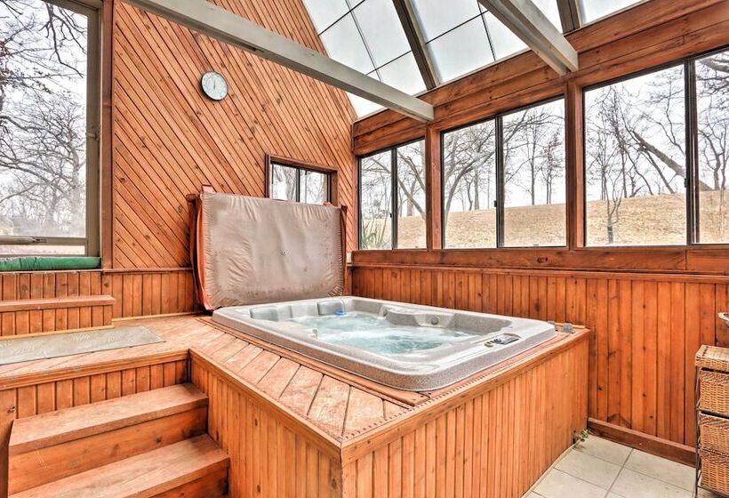 Spacious Home W/ Pond ~ 13 Mi To Columbia!