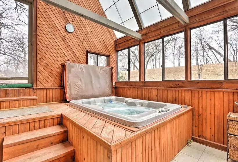 Spacious Home W/ Pond ~ 13 Mi To Columbia!