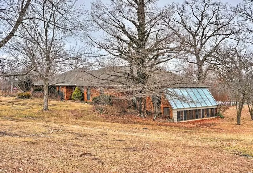 Spacious Home W/ Pond ~ 13 Mi To Columbia!