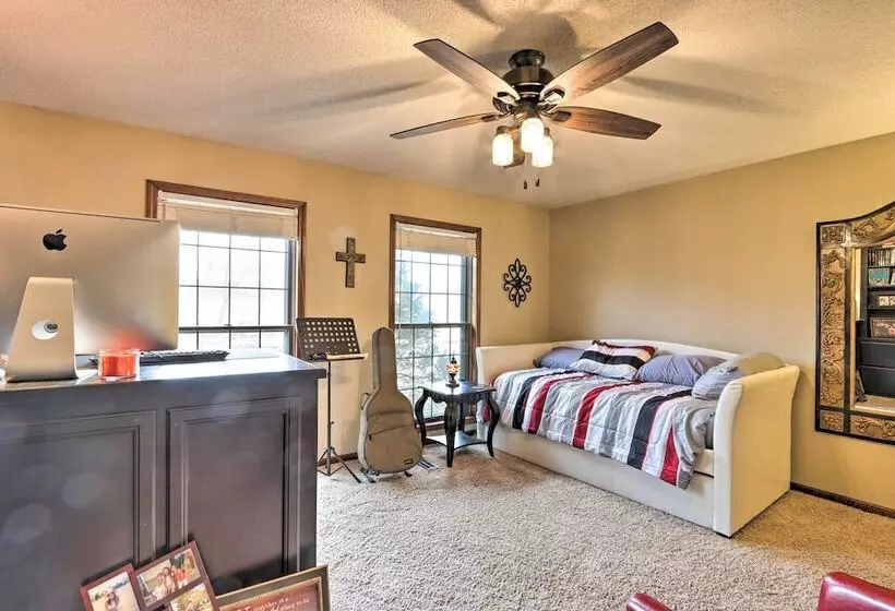 Spacious Home W/ Pond ~ 13 Mi To Columbia!