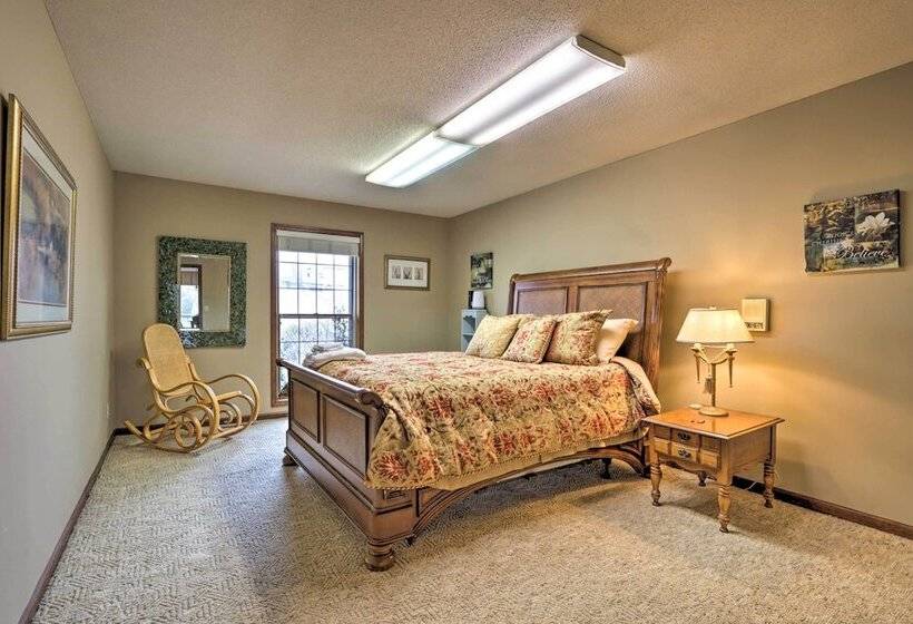 Spacious Home W/ Pond ~ 13 Mi To Columbia!