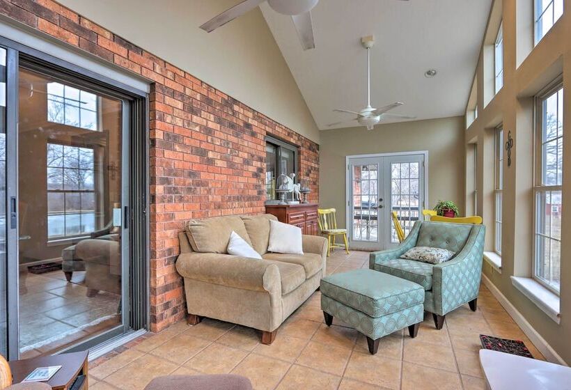 Spacious Home W/ Pond ~ 13 Mi To Columbia!