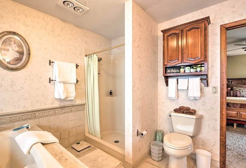 Spacious Home W/ Pond ~ 13 Mi To Columbia!