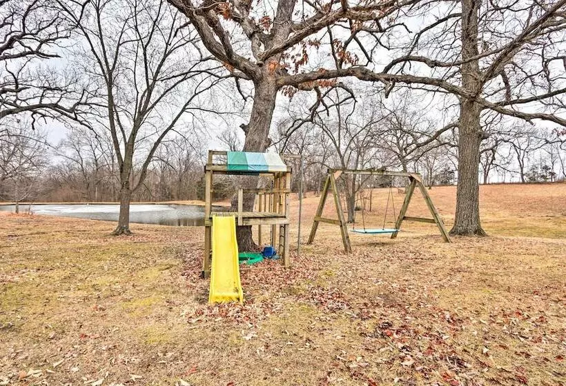 Spacious Home W/ Pond ~ 13 Mi To Columbia!