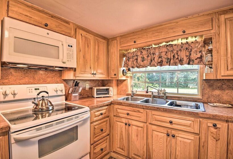 St Johns River Canal Home W/ Grill!