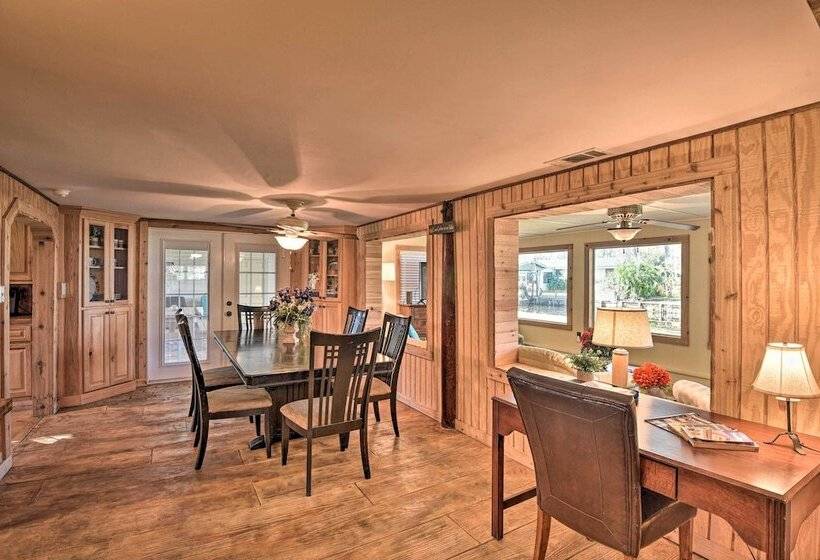 St Johns River Canal Home W/ Grill!