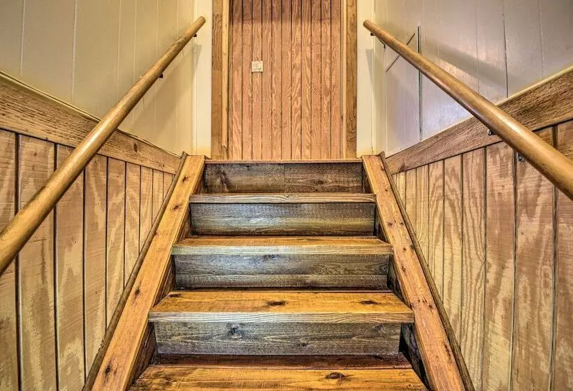 St Johns River Canal Home W/ Grill!