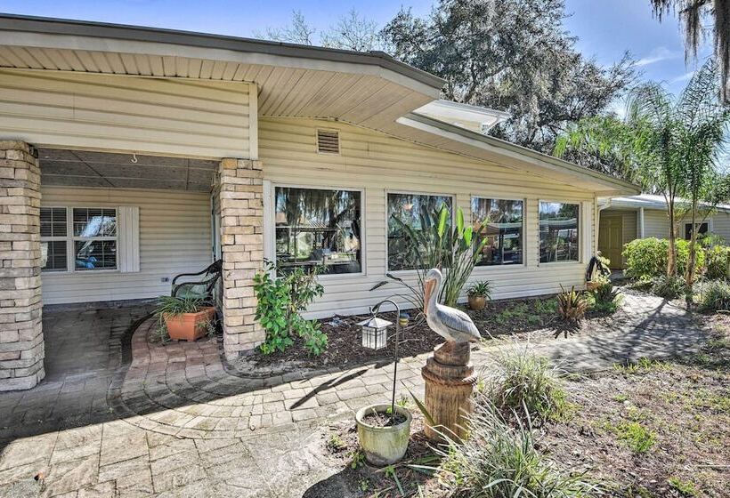 St Johns River Canal Home W/ Grill!