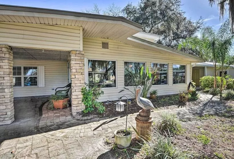 St Johns River Canal Home W/ Grill!