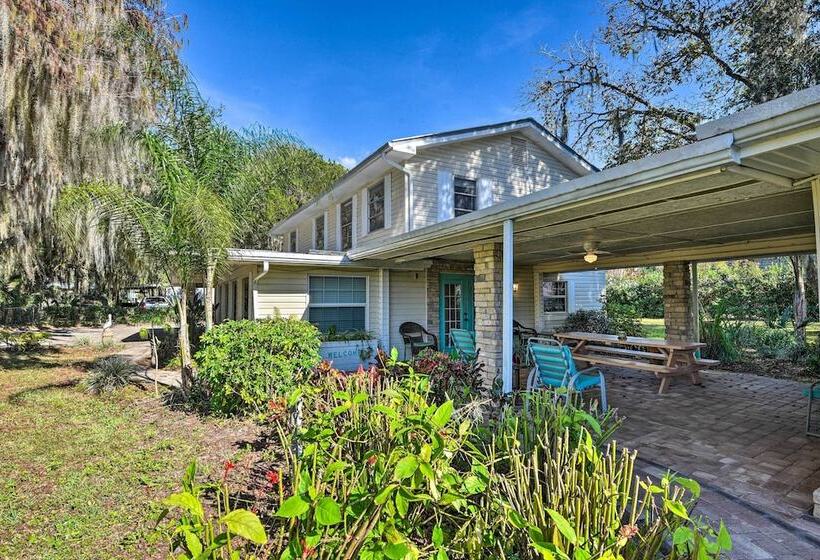 St Johns River Canal Home W/ Grill!