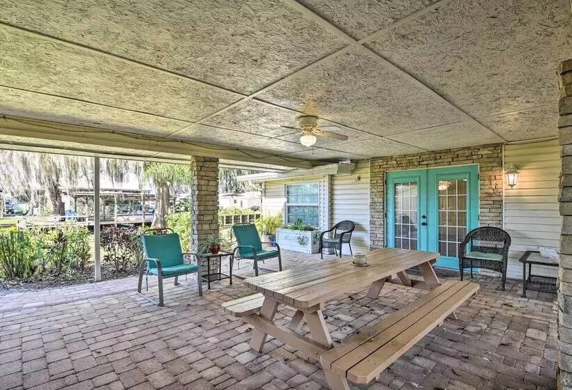 St Johns River Canal Home W/ Grill!