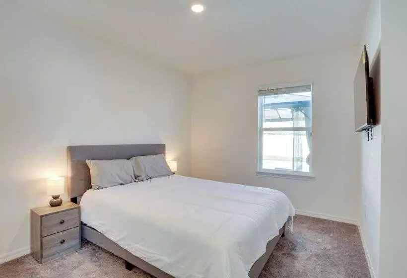 Stylish Port St Lucie Home ~ 12 Mi To Beach!