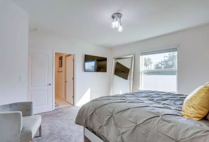 Stylish Port St Lucie Home ~ 12 Mi To Beach!