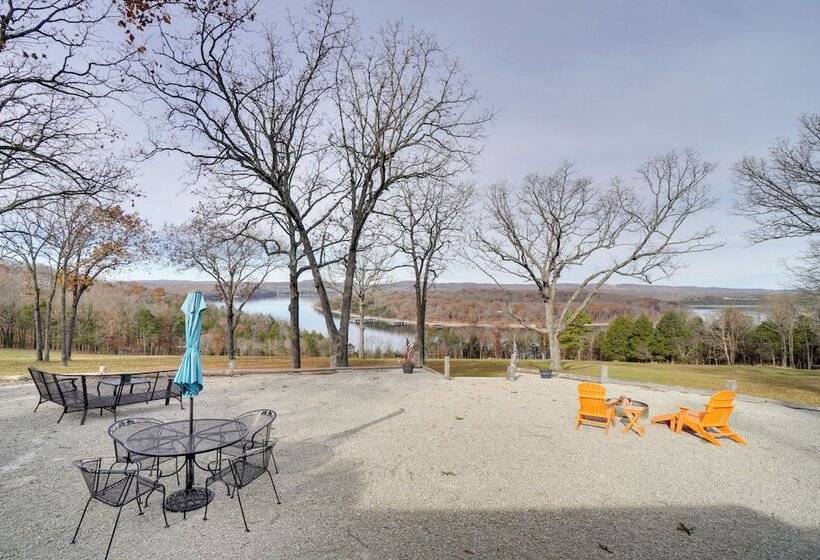 Table Rock Lake Home Fire Pit & Lake Views!