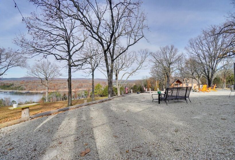 Table Rock Lake Home Fire Pit & Lake Views!