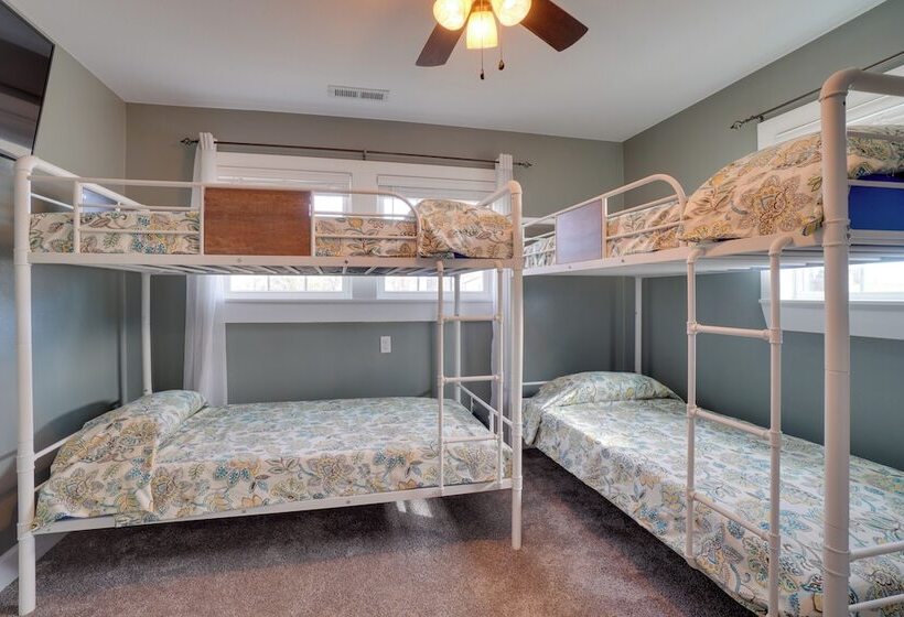 Table Rock Lake Home Fire Pit & Lake Views!